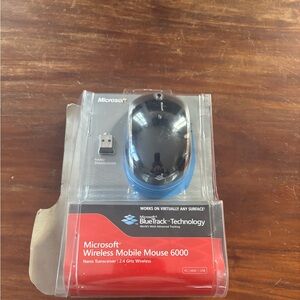 Microsoft Wireless Mobile Mouse 6000 - Black and Silver